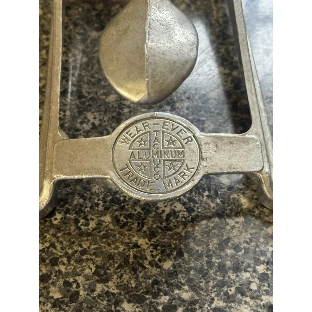Wear-Ever JUICER aluminum 1930s Juice Press Patent 86217 Vintage